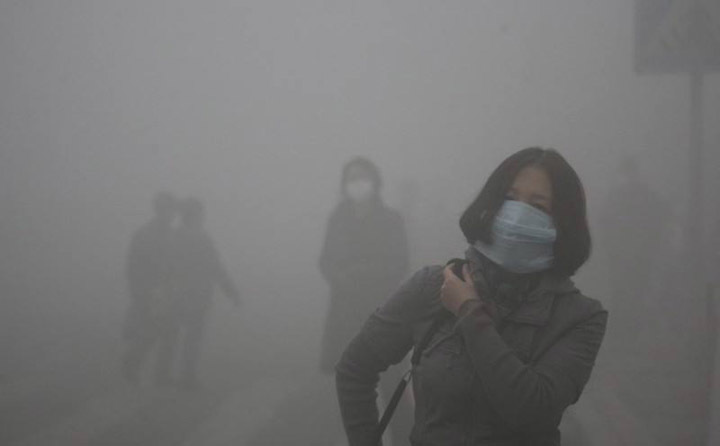 秸稈焚燒造成霧霾侵襲 秸稈焚燒造成霧霾侵襲